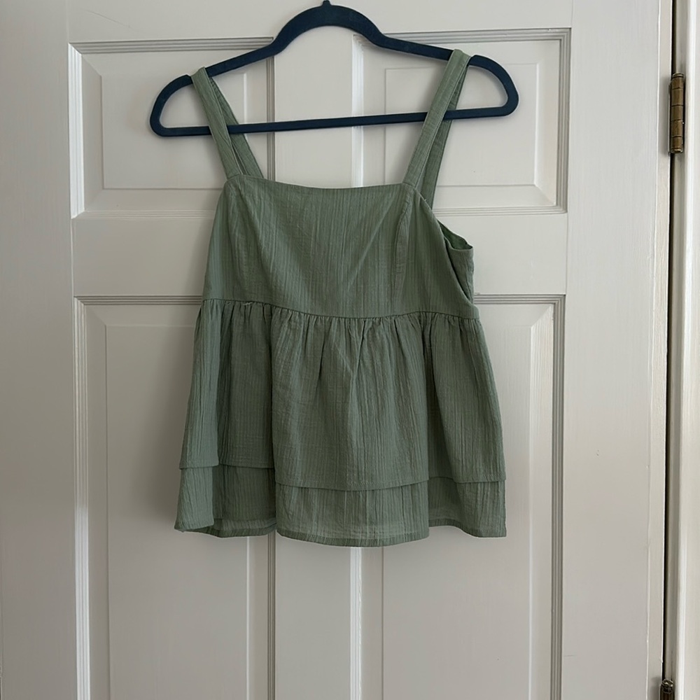 NWOT Vestique green top. Never worn